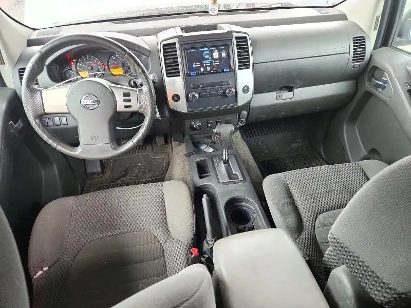 2011 NISSAN FRONTIER SV V6  