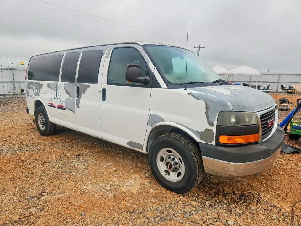 2010 GMC SAVANA G3500 LT  