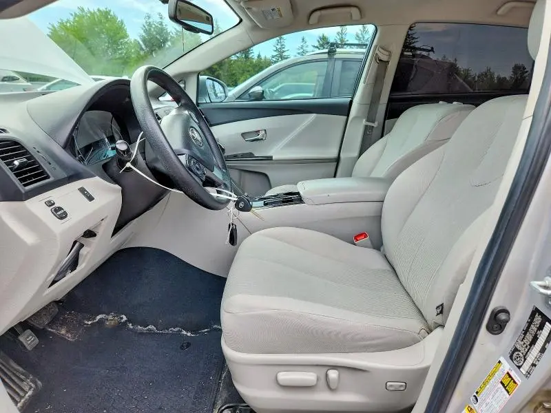 2013 TOYOTA VENZA LE  