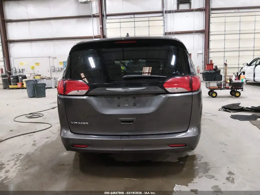 2021 CHRYSLER VOYAGER LXI