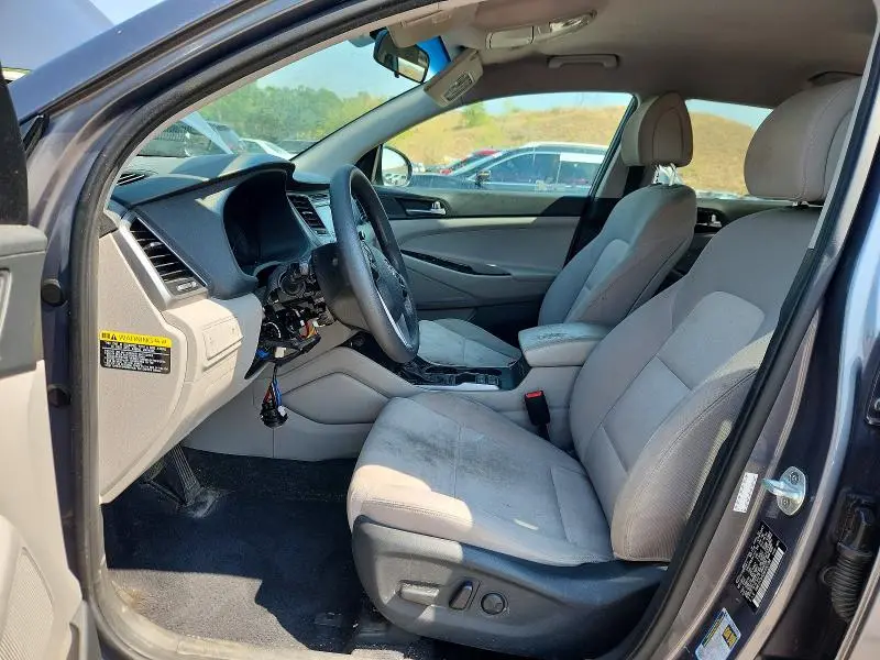 2017 HYUNDAI TUCSON SE  
