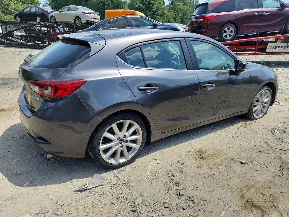2017 MAZDA 3 TOURING  