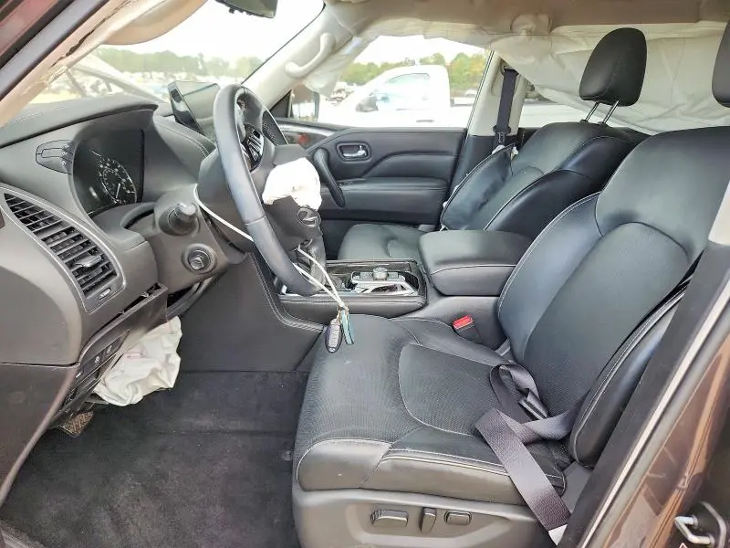 2023 INFINITI QX80 LUXE  