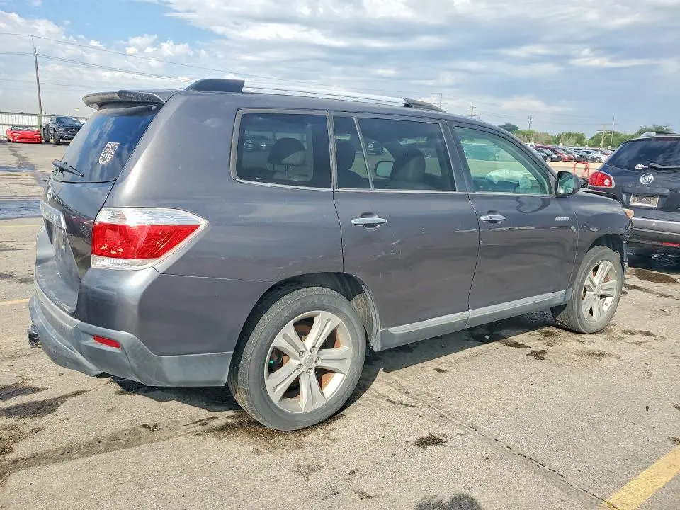 2013 TOYOTA HIGHLANDER LIMITED  