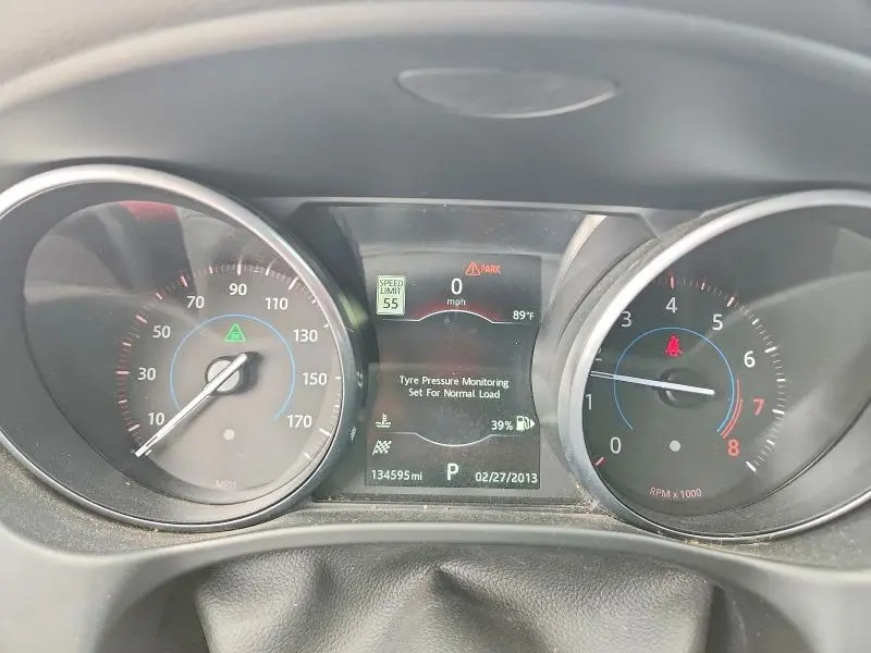 2017 JAGUAR XE R - SPORT  