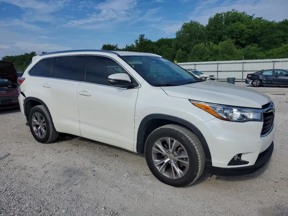 2015 TOYOTA HIGHLANDER XLE  