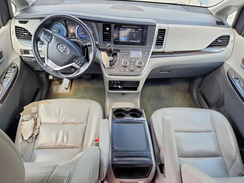 2015 TOYOTA SIENNA XLE 8-PASSENGER  
