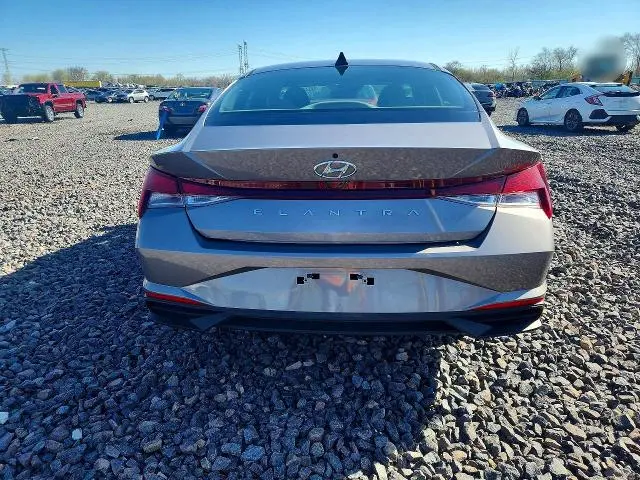 2023 HYUNDAI ELANTRA SE  