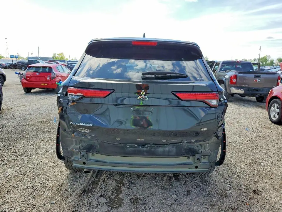 2024 MITSUBISHI OUTLANDER SE  