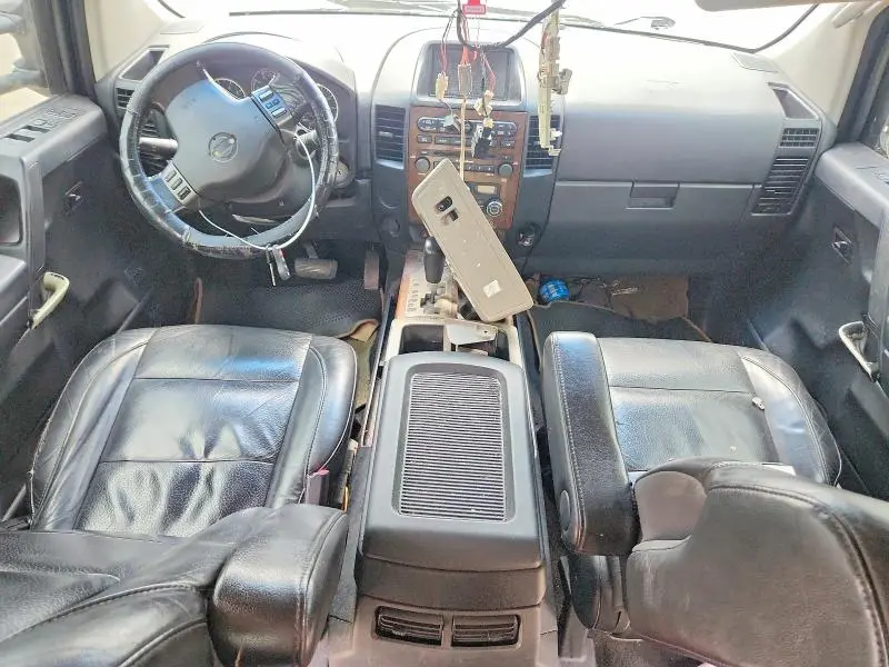2010 NISSAN TITAN SE  