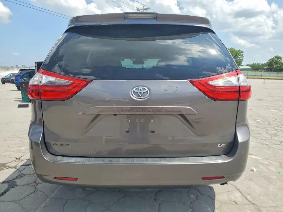2020 TOYOTA SIENNA LE  