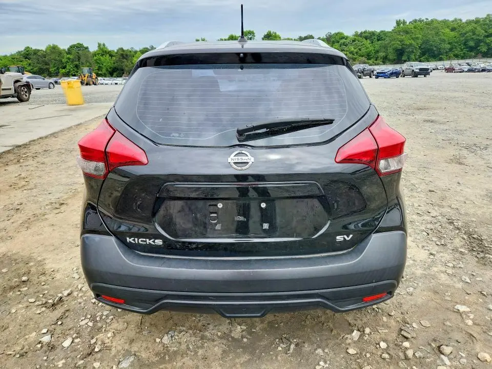 2018 NISSAN KICKS SV  