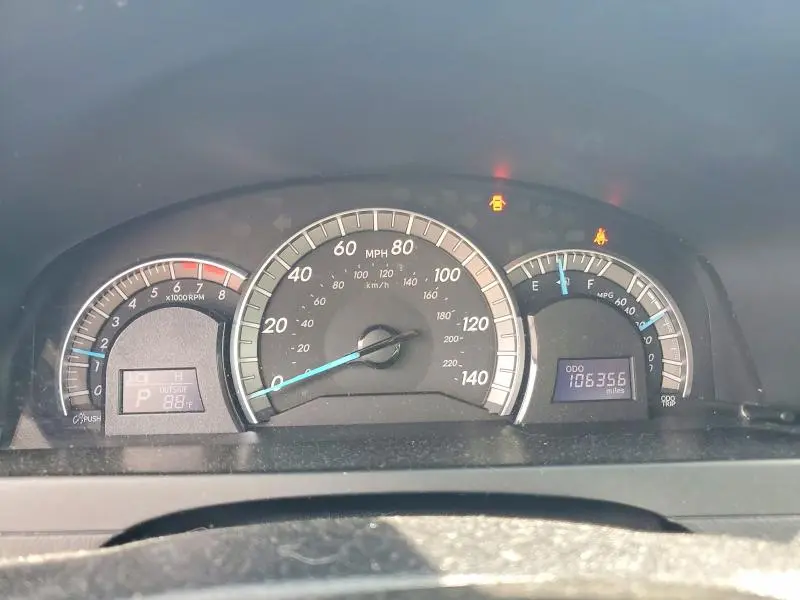 2014 TOYOTA CAMRY SE  