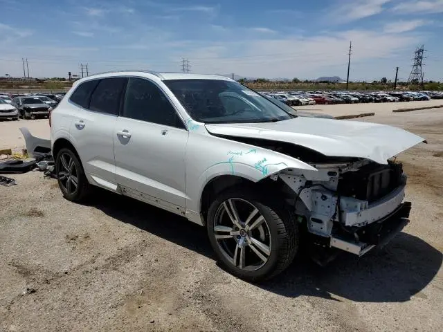 2021 VOLVO XC60 T5 MOMENTUM  