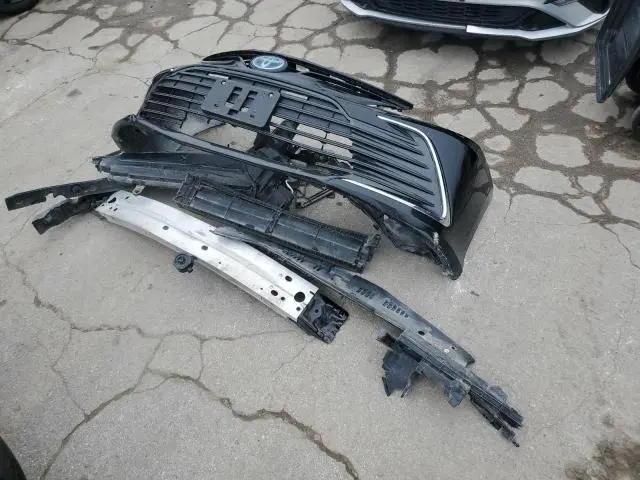 2021 TOYOTA CAMRY XLE  