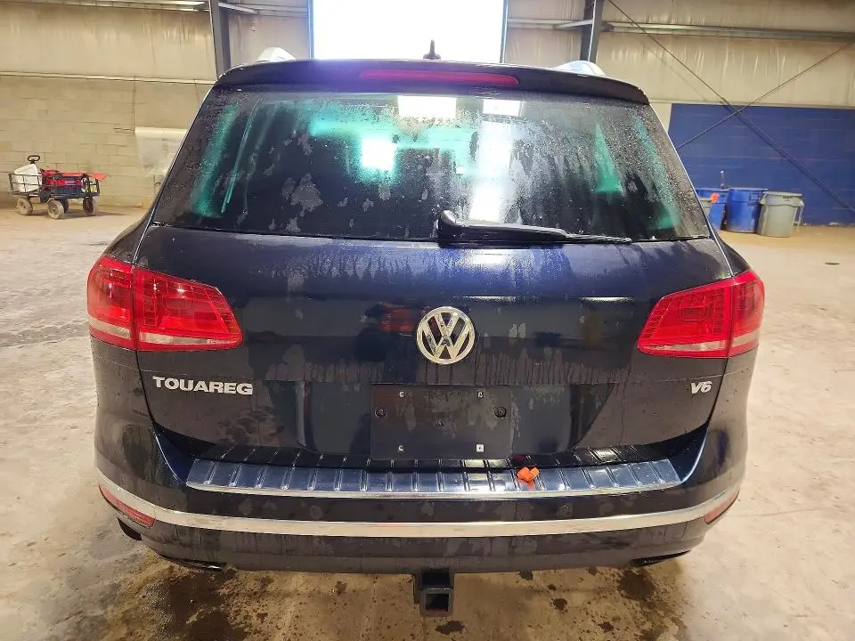 2016 VOLKSWAGEN TOUAREG SPORT  