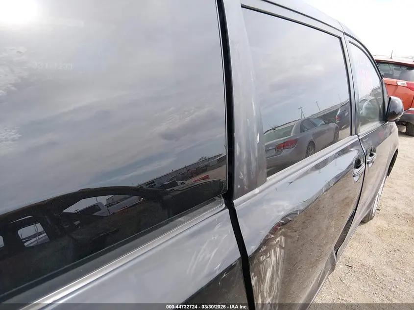 2014 TOYOTA SIENNA XLE V6 8 PASSENGER