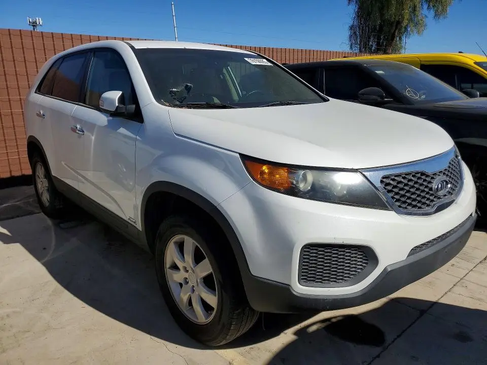 2011 KIA SORENTO BASE  