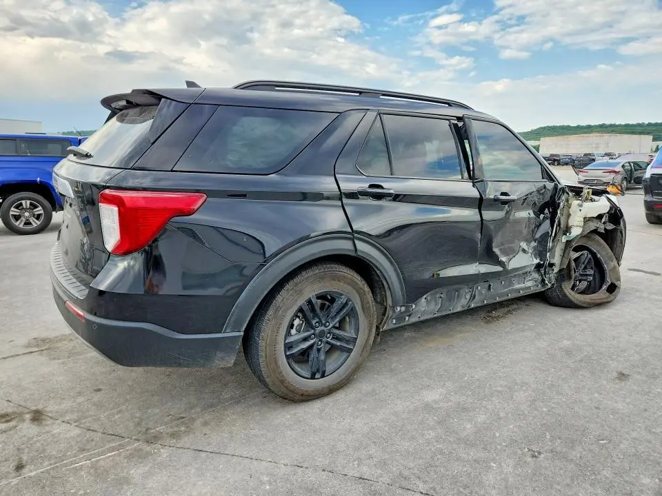 2022 FORD EXPLORER XLT  