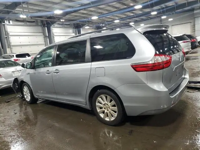 2015 TOYOTA SIENNA LE
