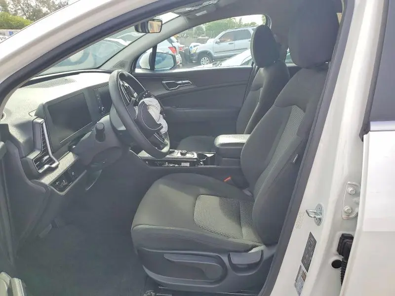 2023 KIA SPORTAGE LX  