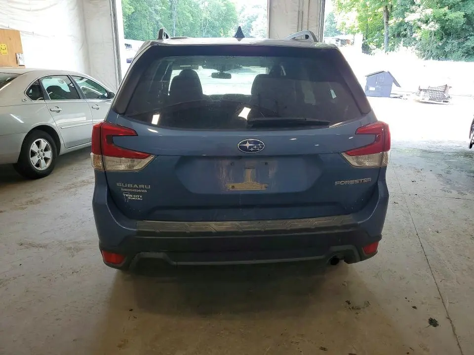 2022 SUBARU FORESTER PREMIUM  