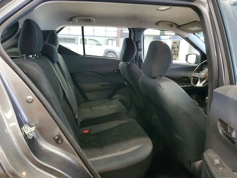 2019 NISSAN KICKS S  