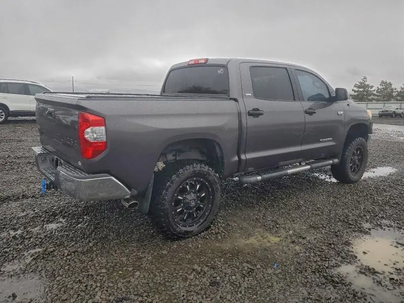 2015 TOYOTA TUNDRA CREWMAX SR5  