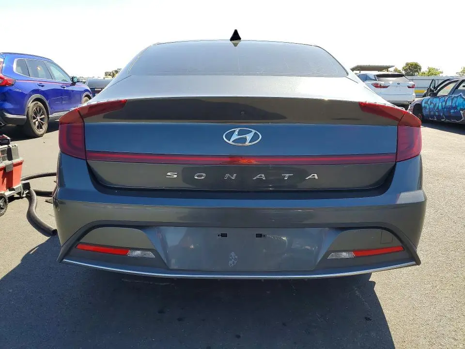 2023 HYUNDAI SONATA SE  