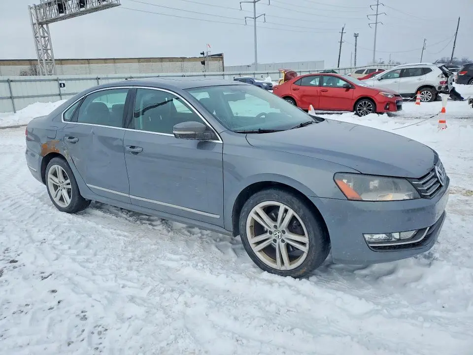 2014 VOLKSWAGEN PASSAT SE  