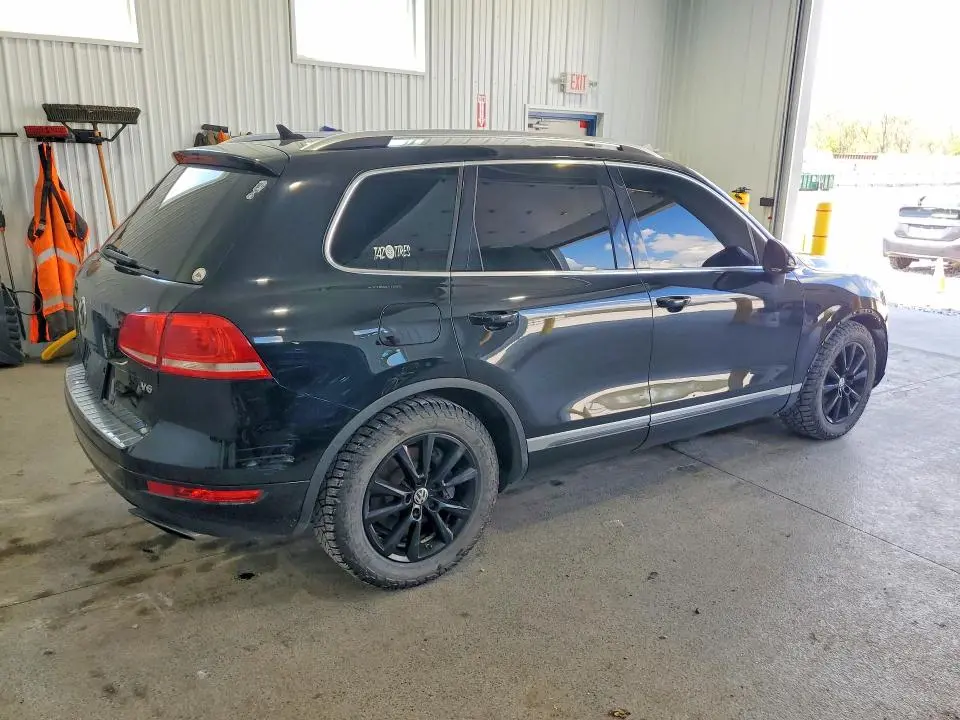 2013 VOLKSWAGEN TOUAREG V6  