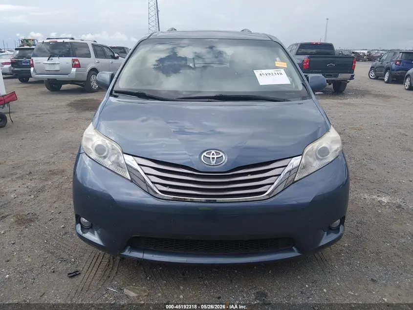 2015 TOYOTA SIENNA XLE 8 PASSENGER