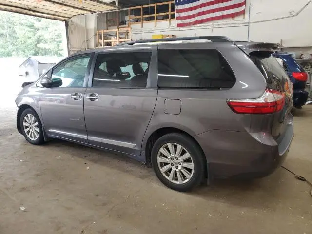 2017 TOYOTA SIENNA XLE