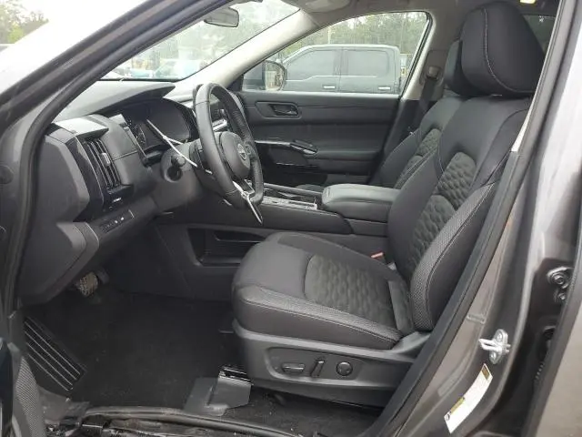 2025 NISSAN PATHFINDER SV  