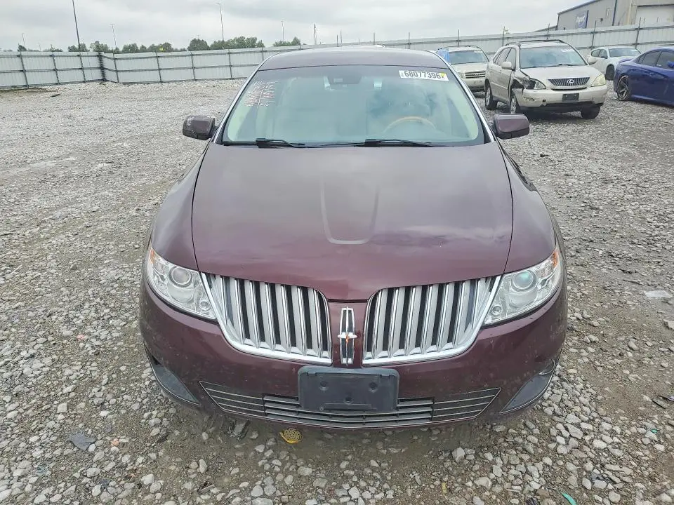2011 LINCOLN MKS   