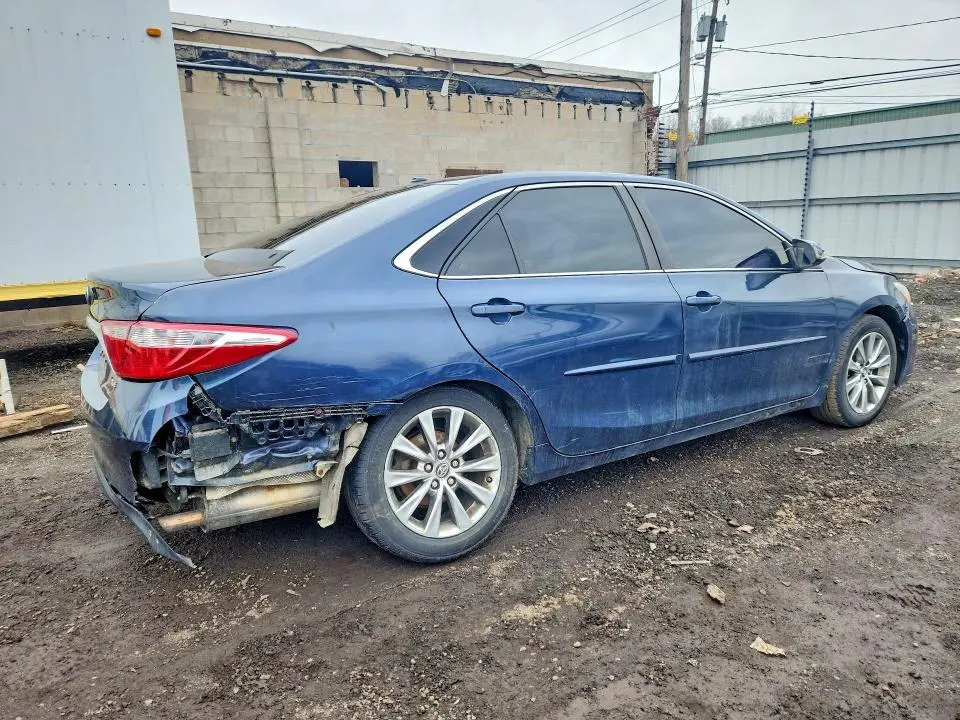 2017 TOYOTA CAMRY XLE  