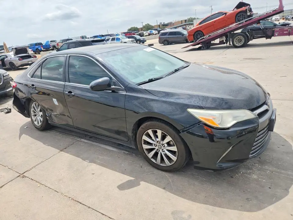 2016 TOYOTA CAMRY XLE  
