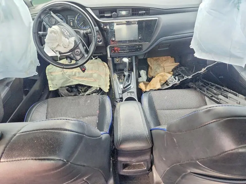 2019 TOYOTA COROLLA SE  