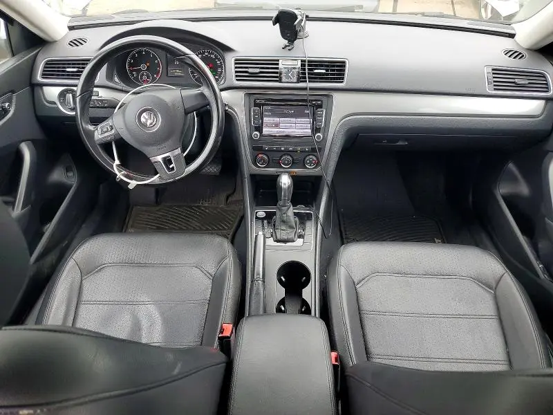 2015 VOLKSWAGEN PASSAT S  