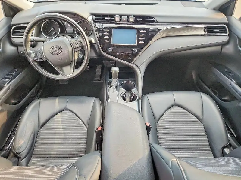 2019 TOYOTA CAMRY SE  