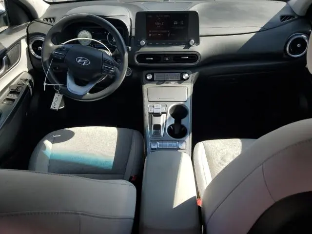 2023 HYUNDAI KONA SE  