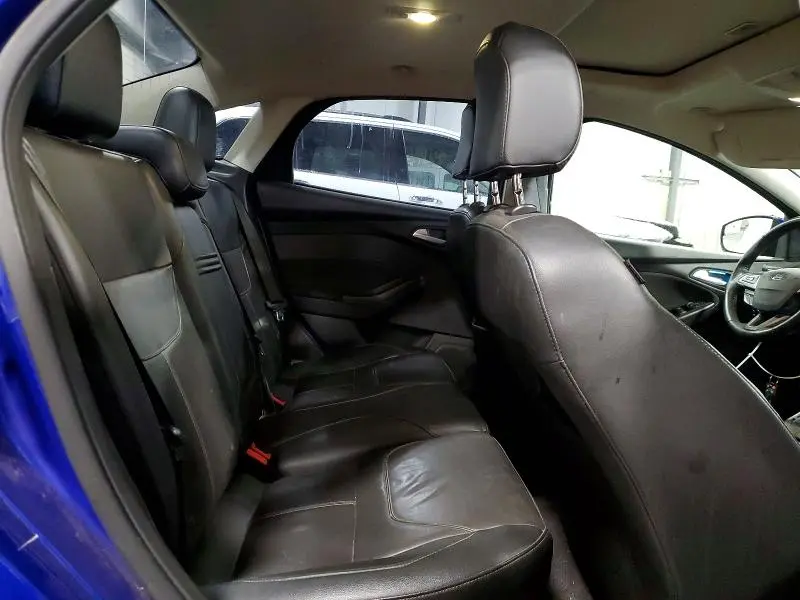 2015 FORD FOCUS SE  