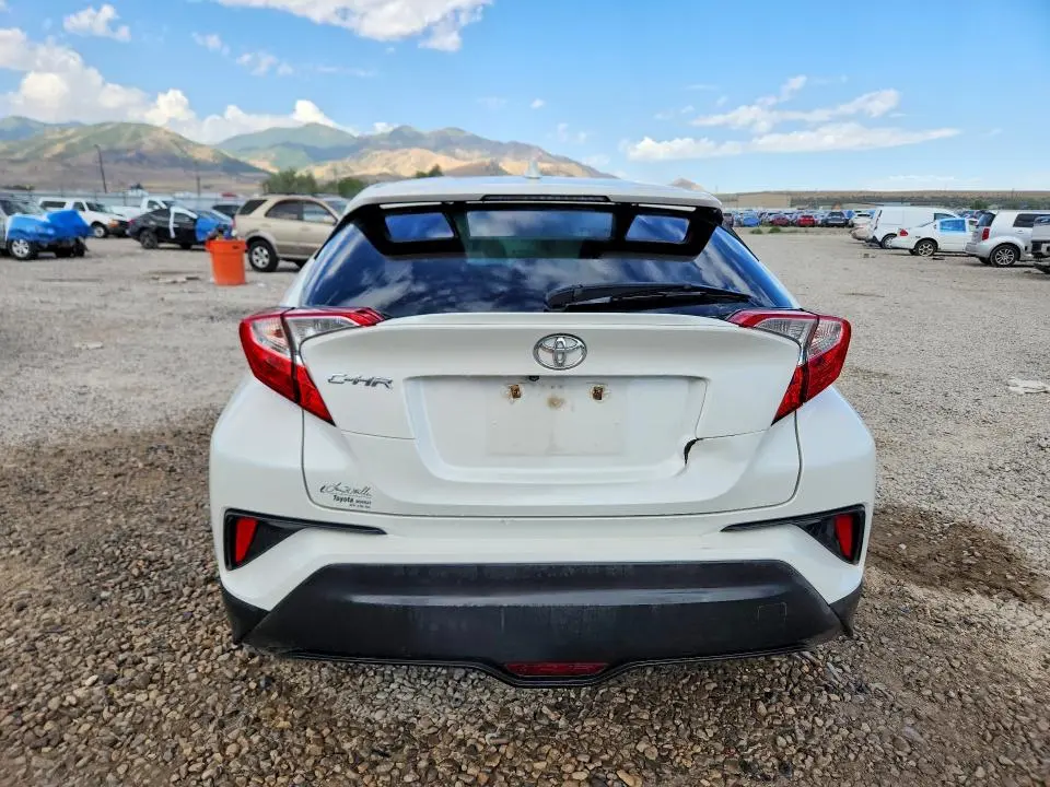 2018 TOYOTA C-HR XLE PREMIUM  