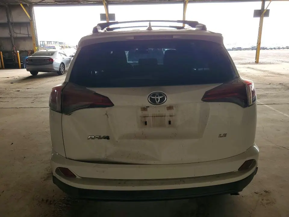 2016 TOYOTA RAV4 LE  