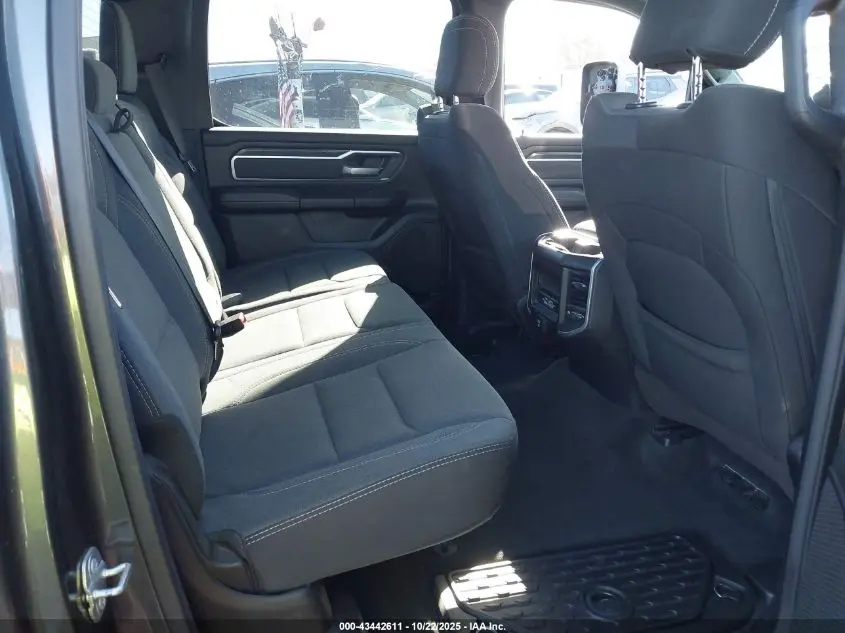 2021 RAM 1500 BIG HORN  4X4 5'7 BOX