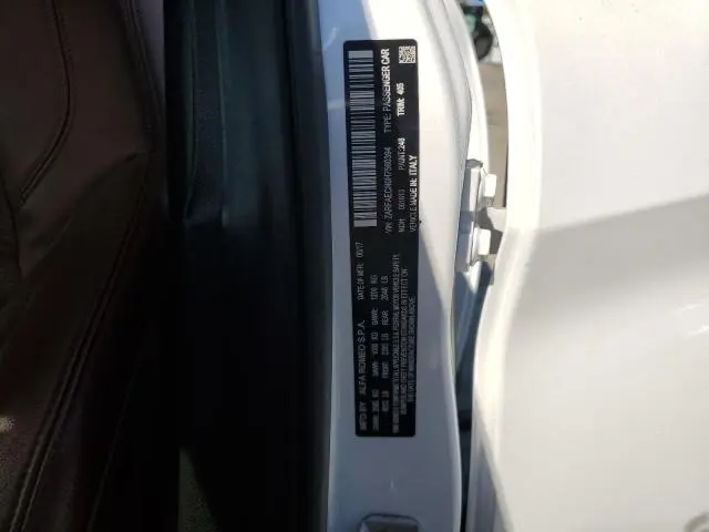 2017 ALFA ROMEO GIULIA TI  