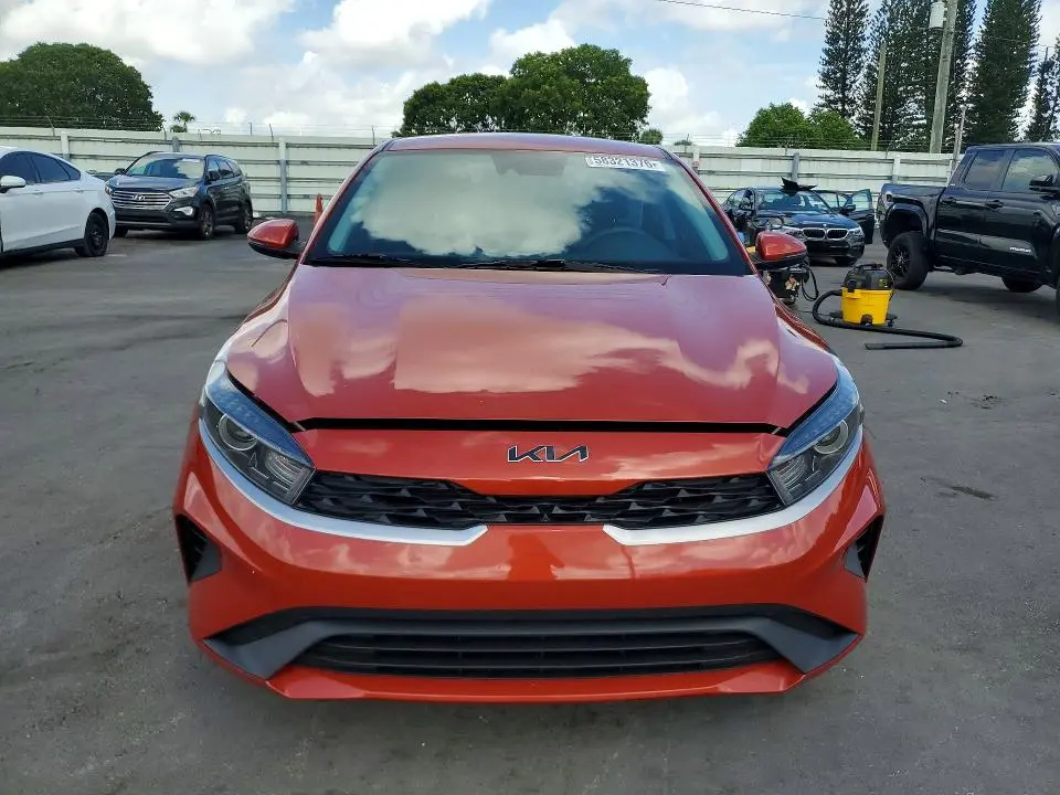 2024 KIA FORTE LXS  