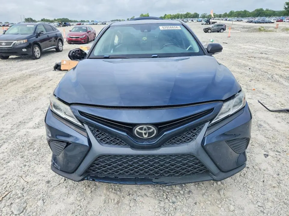 2019 TOYOTA CAMRY SE  