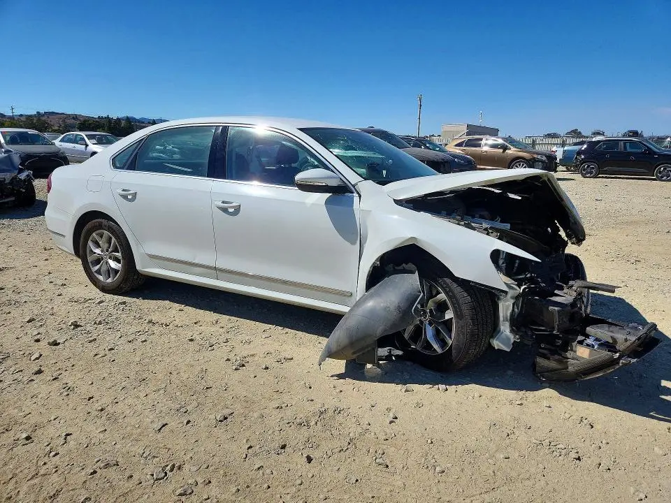 2016 VOLKSWAGEN PASSAT S  