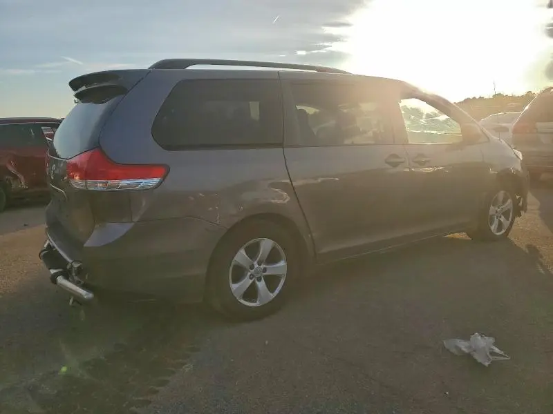 2011 TOYOTA SIENNA LE  